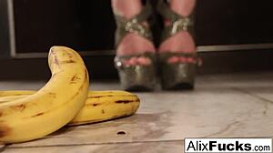 Alix Lynx Seduces Hotel Delivery Girl Jenna J Ross