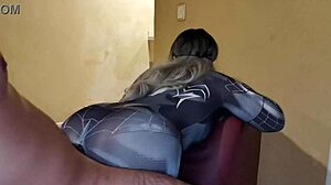 Hot Young Girl In Spiderman Cosplay Craves Hard Cock