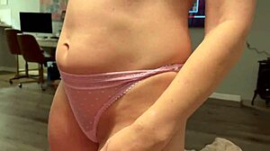 बड़े हॉट चुचों वाली ब्लोंड मिल्फ बूब लवर्स के लिए