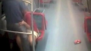 Sexo en Vagon Linea 4 a Metro de Santiago Chile.