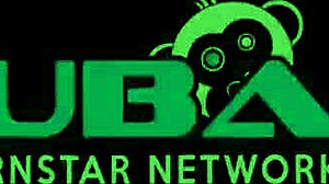 Japanese superstar intensely fucks her pussy with a glass toy in solo masturbation!