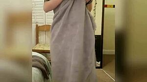 towel strip tease show