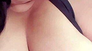 Wow, this cute plump woman is just my type!