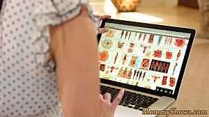 smalltits stepdaughter gets her pussy licked by milf