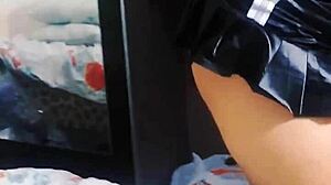 Caiu Na Net: Asiática Novinha Teases Pussy on Webcam