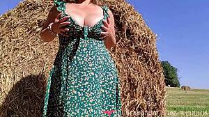 Amateur Masturbates In The Field