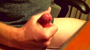 Mature Woman Masturbates To Intense Cumshot!