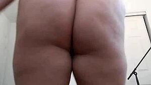 Princess Danyza Sucks an Egg While Showing Big Tits and Ass