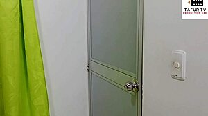 Manoseando a Mi Hermanastra y Me Descubre Tocandole las Tetas Pov- Parte 1