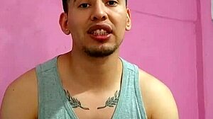 el plomero me folla en el patio de mi casa con su vergota curva