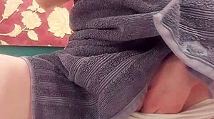 Slutty Girl Orgasms From Intense Pussy Fingering Closeup