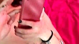 el dildo brings intense orgasm with squirting