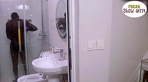 Horny Madam Makes Gateman Fuck and Squirt