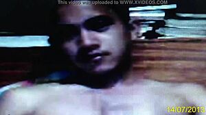 Asian Pinoy caught wanking in scandalous masturbation session