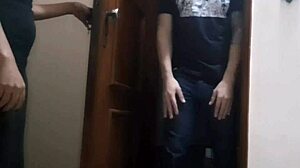 Traição Marido Trabalhando E Mulher Chama Um Desconhecido