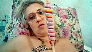 Stella Still says, This lollipop tastes so good while sucking.