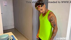 Tattooed Twink Thiago Kurly in Exclusive Handjob Casting