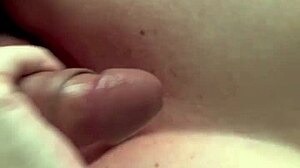 Danni Jones gives her airport driver an incredible tip in the shower