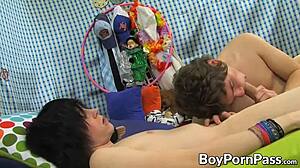 Twinks Share Lollipop Then Dive Into Steamy Gay Sex In Bed