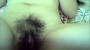 Beautiful Linh's webcam chat turns into sexy session.