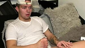 Hot sends dirty video to fuck buddy joshuaaalewisss