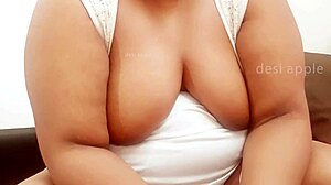 Indian desi girl shows big boobs