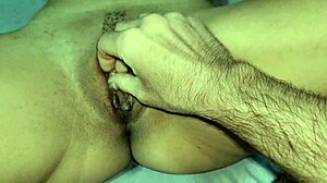 Masturbando A Esposa Gostosa Até Ela Gemer E Gozar Completo No Red!