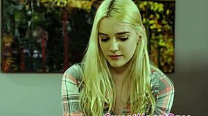 Smoking hot blonde babes scissoring their tasty pussies