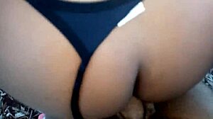 Gozada no cuzinho da pequena gostosa