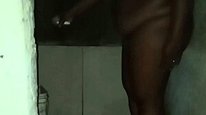 Casada Tomando Banho Fiquei Cheio de Tesão Vendo Sua Buceta Gostosa Toda Molhada