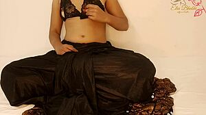 Bhabhi fingers her pussy while masturbating at home?