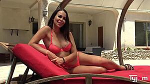 Wow! Bubble Butt Jessy Jey Banging Hard by the Pool!