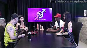 duas gostosas se beijam deixando ele de pau duro pronto pra receber um boquete - jefao oficial e karen oliver casal porra loka