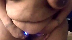 i'm riding tha dicc with my big ass