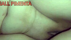 peguei a branquinha descansando e meti no rabo dela com gozada nos peitos