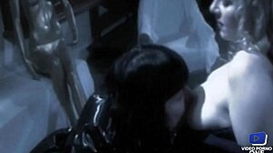 Lavandra May Et Elke Une Blonde Et Une Brune Se Partagent Une Bite