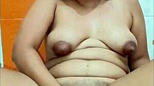 watch this colombian teen squirting and orgasming with milf