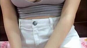 Em Nhung Hani Show Boobs Video 02!