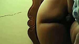 Culona Rica Teases with Stunning Natural Curves