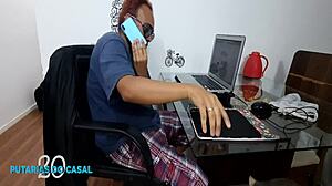 Vivi Guedez Calls The Delivery Guy