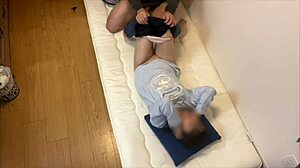 Japanese Amateurs Start Excited on Balcony