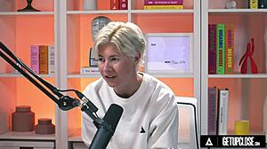 Chanel camryn orgasms intensely with hitachi vibrator