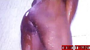 i fucked my ebony horny girlfriend in the bathroom with her big ass