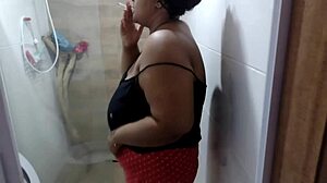 minha madrasta safada gordinha e gostosa fode sua grande buceta comigo sem meu padrasto saber minha madrasta é safada e adora quando coloco em sua buceta e gozo muito cum in her