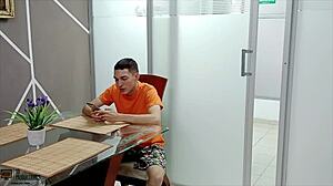 Mi hermanastro wanted a pro, but I sucked him free and loved it