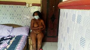 Lilysweetkiss fingering her wet pussy in steamy session