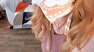 Curvy ginger milf Summer Hart surprises me with an extra hot handjob finish!