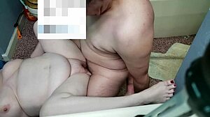 होली काऊ, यह बीबीवी हैरी पस्सी के साथ मसिव क्रीमपाई लेती है!