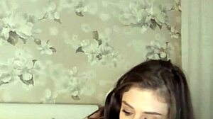 Beautiful Babe Uses Dildo on Pussy in Quarantine