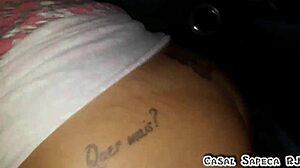 mamando meu amigo enquanto ele dirige com os vidros do carro abertos me exibindo pelas ruas de nova iguaçu e o marido filmando do banco de trás - indo pro qg da putaria hahahahaha noite de sexo entre amigos